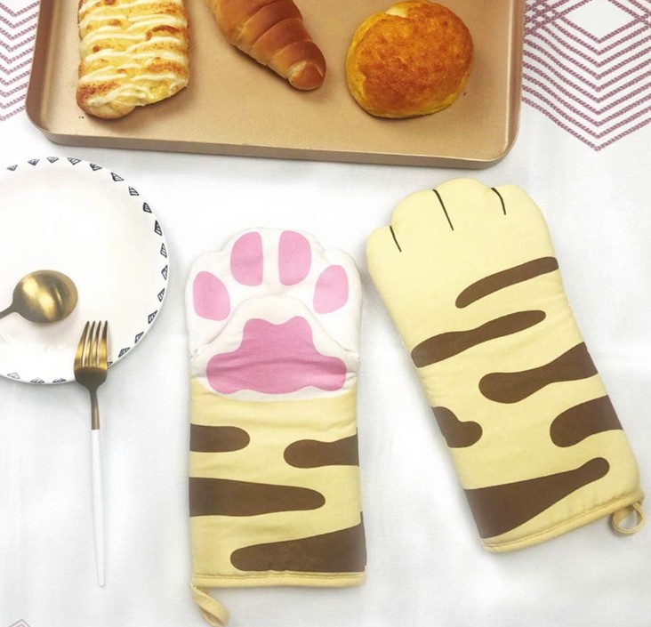 cat paw oven mitt